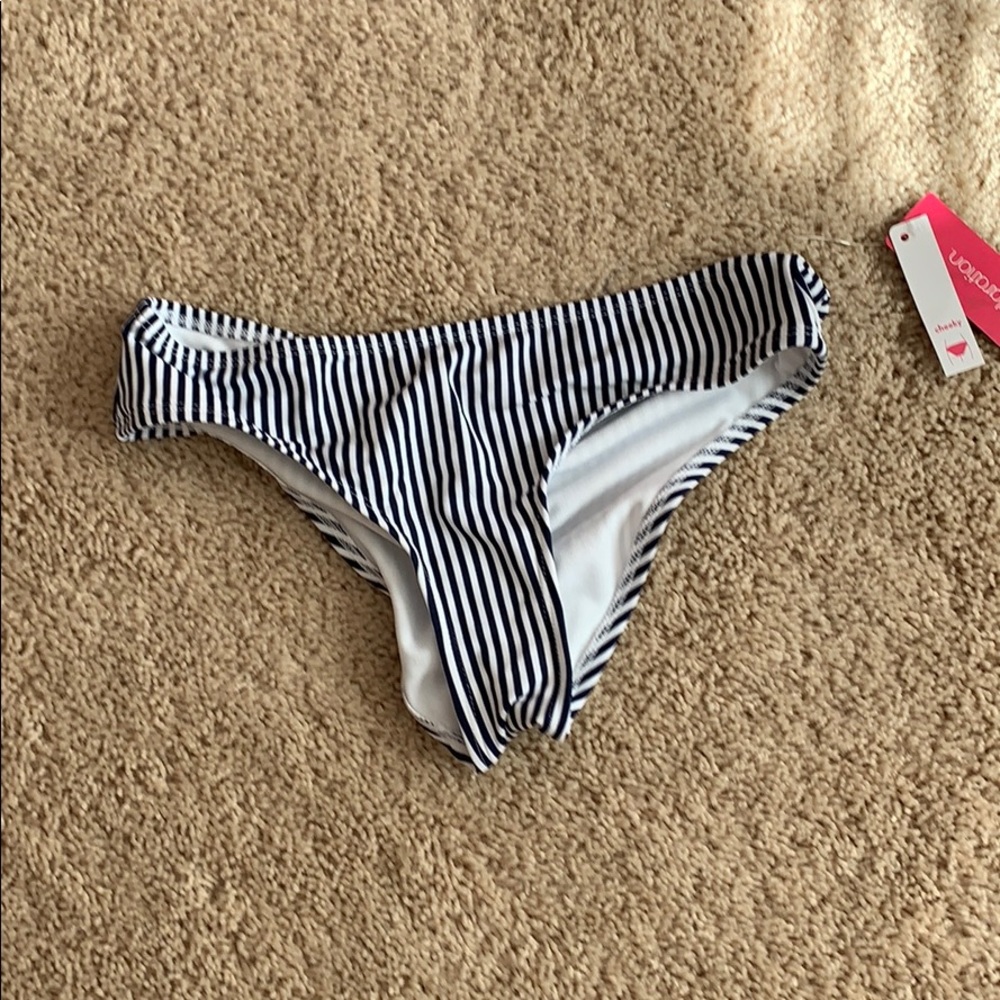 Never worn! Cheeky swimsuit bottoms
